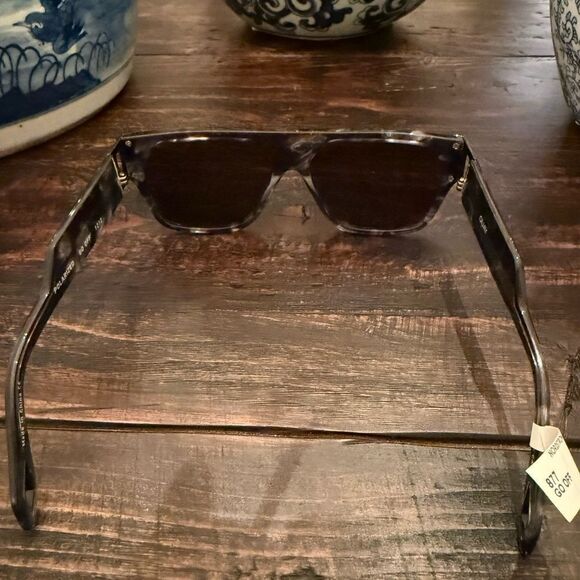 Quay Shield POLARIZED Sunglasses GO OFF Black⭐️ main image 2